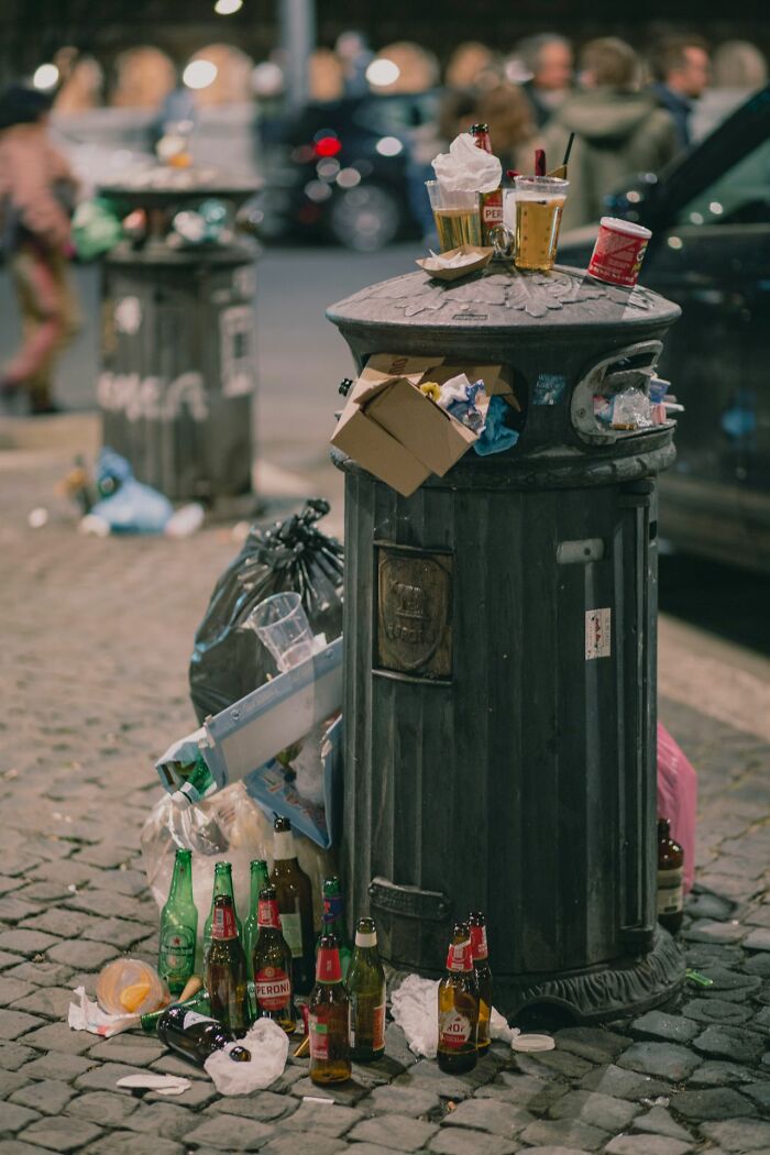 23 Awful Stories That Will Remind Americans To Be Respectful When They Visit Other Countries