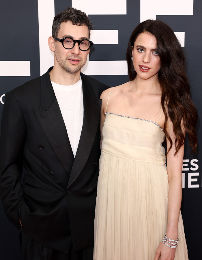“A Quarter Of The Shoe”: Margaret Qualley Hit With Fashion Scrutiny Over $3K &lsquo;Barefoot&rsquo; Sandals