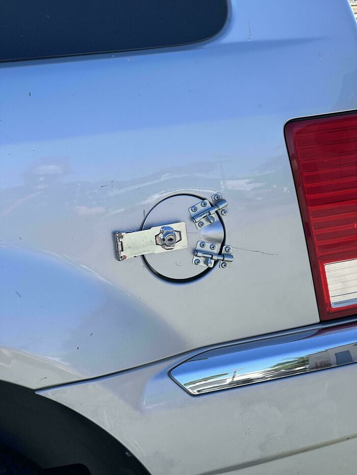 91 Times People Turned Random Junk Into Clever Solutions (New Pics)