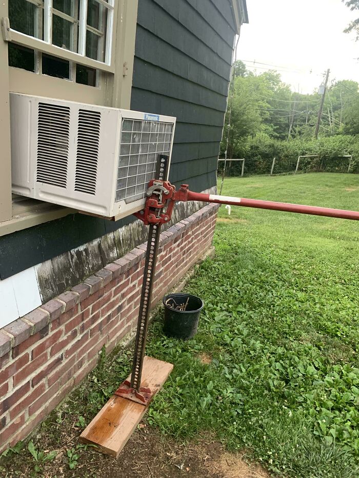 91 Times People Turned Random Junk Into Clever Solutions (New Pics)