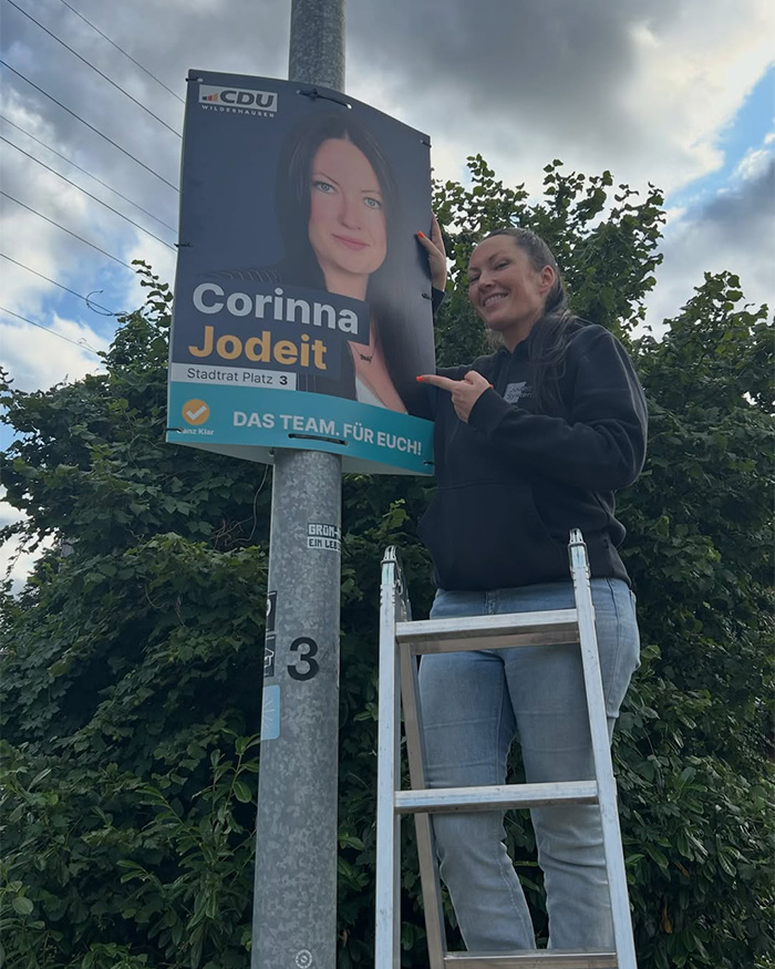 Conservative Politician Refuses To Remove Provocative Necklace From Campaign Posters: “I’m More Than A Mom”