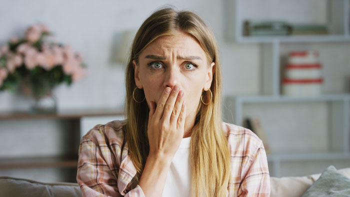 Woman Gets Mysteriously Sick At Dad’s House, Starts Suspecting He Is Tampering With Her Dessert Woman Gets Mysteriously Sick At Dad’s House, Starts Suspecting He Is Tampering With Her Dessert