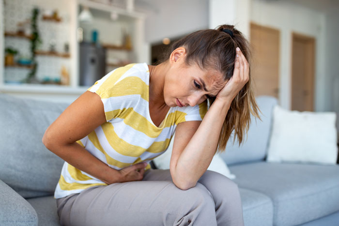 Woman Gets Mysteriously Sick At Dad’s House, Starts Suspecting He Is Tampering With Her Dessert Woman Gets Mysteriously Sick At Dad’s House, Starts Suspecting He Is Tampering With Her Dessert