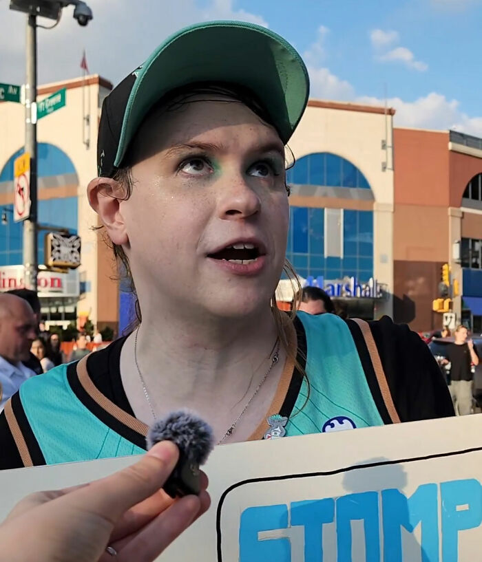Anti-Trans Protesters Made To Look Foolish As They Fumble Over Reporter’s Simple WNBA Question Anti-Trans Protesters Made To Look Foolish As They Fumble Over Reporter’s Simple WNBA Question