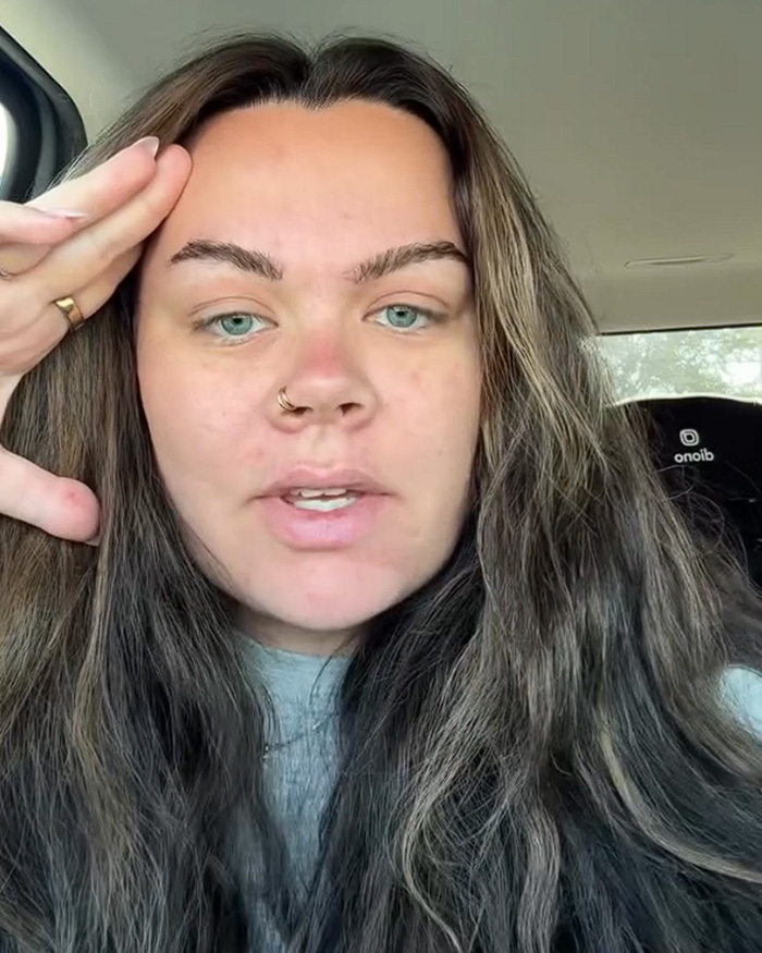 Woman Flooded With Messages Urging Her To Seek Help After Noticing Unique Detail Of Daughter’s Appearance Woman Flooded With Messages Urging Her To Seek Help After Noticing Unique Detail Of Daughter’s Appearance