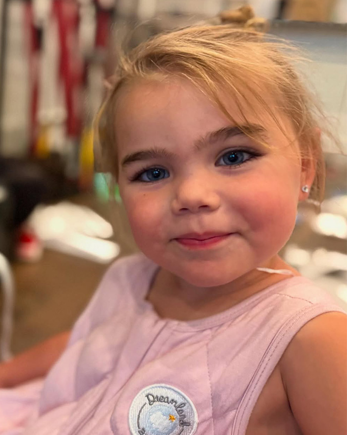 Woman Flooded With Messages Urging Her To Seek Help After Noticing Unique Detail Of Daughter’s Appearance Woman Flooded With Messages Urging Her To Seek Help After Noticing Unique Detail Of Daughter’s Appearance