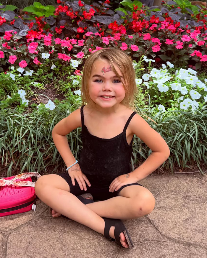Woman Flooded With Messages Urging Her To Seek Help After Noticing Unique Detail Of Daughter’s Appearance Woman Flooded With Messages Urging Her To Seek Help After Noticing Unique Detail Of Daughter’s Appearance