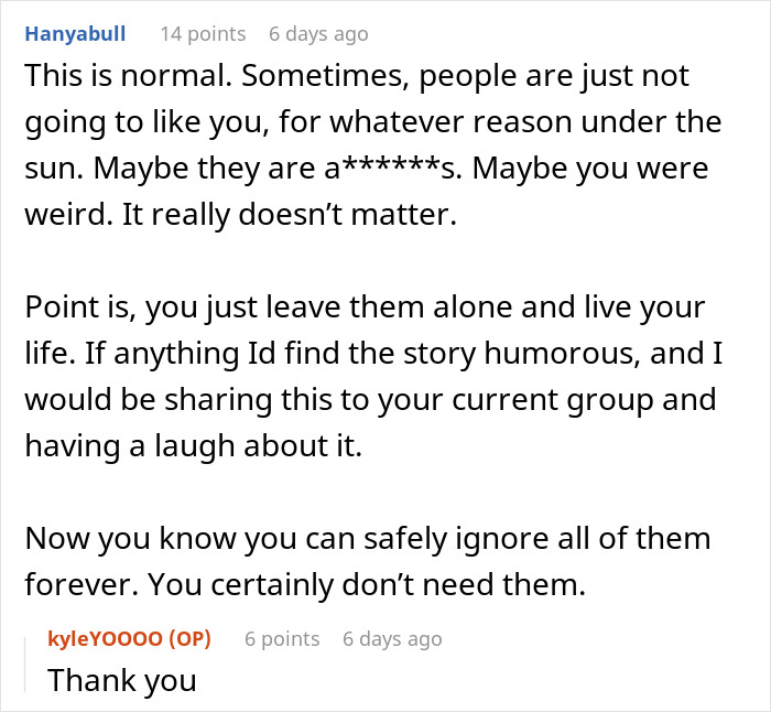 Guy Joins Group Of Female Classmates To Socialize, Discovers They Felt Intruded On By His Presence Guy Joins Group Of Female Classmates To Socialize, Discovers They Felt Intruded On By His Presence