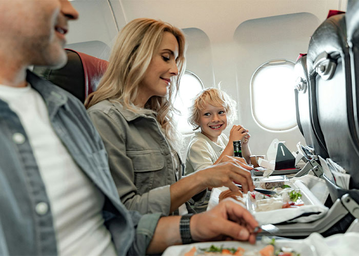 Woman Finds Mom Sitting In Her Plane Seat, Changes Her Mind About Switching After Being Ignored Woman Finds Mom Sitting In Her Plane Seat, Changes Her Mind About Switching After Being Ignored