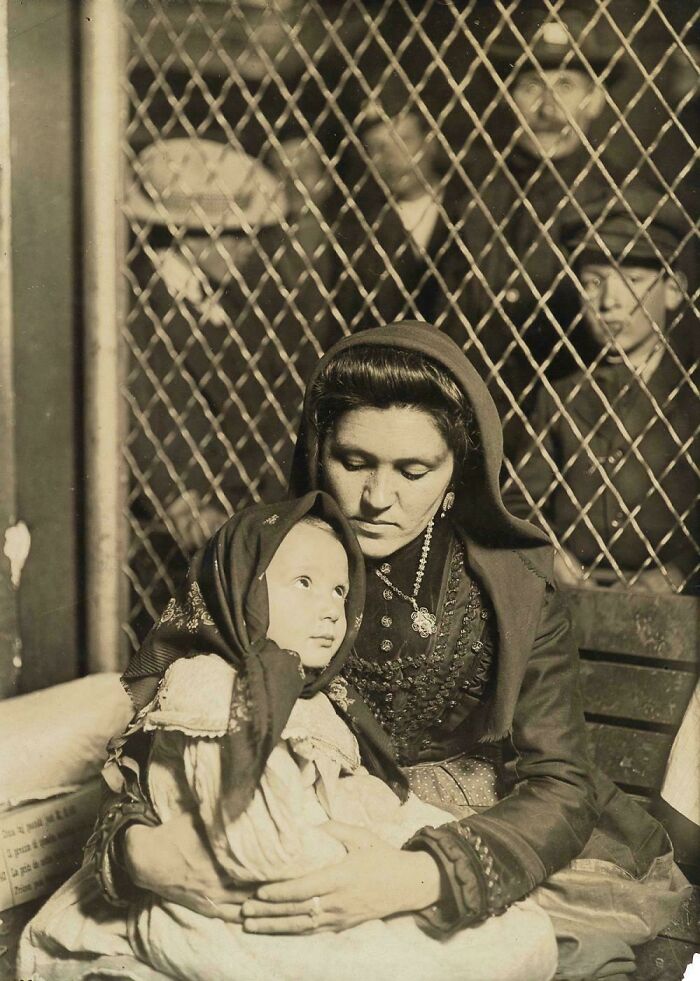 91 Intriguing Victorian Photos That Reveal The Everyday Details History Books Often Skip (New Pics) 91 Intriguing Victorian Photos That Reveal The Everyday Details History Books Often Skip (New Pics)