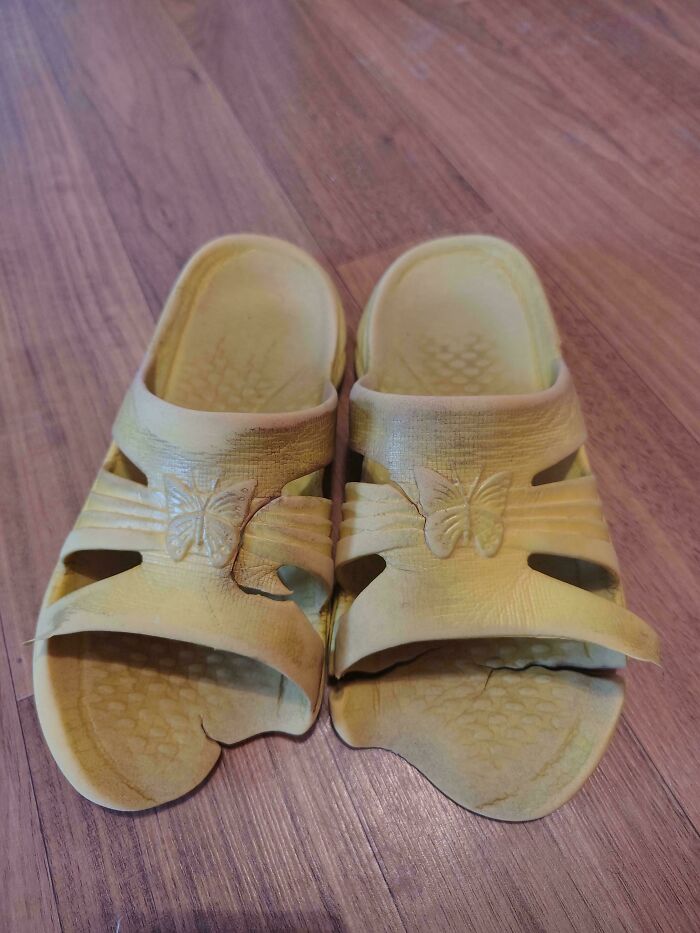 86 Fascinating Photos Of Objects Being Beautifully Worn Down By Years Of Use (New Pics)