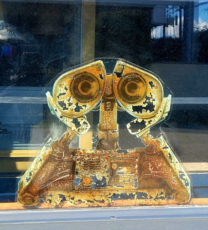 86 Fascinating Photos Of Objects Being Beautifully Worn Down By Years Of Use (New Pics)