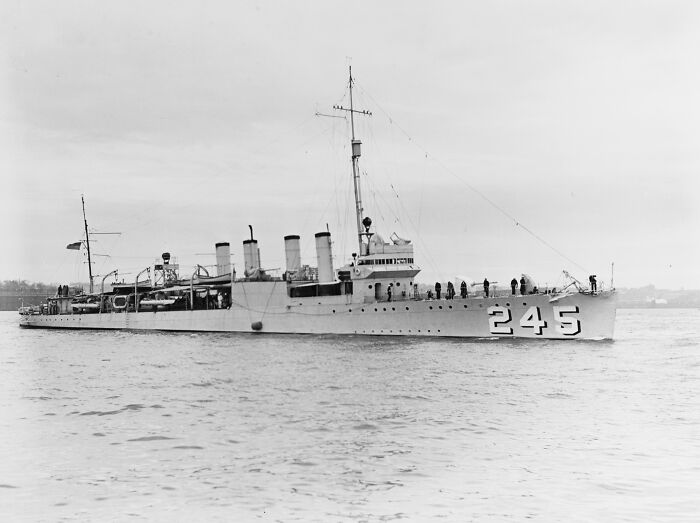 33 Mysterious Stories About Ships Disappearing That Live Rent-Free In People&rsquo;s Minds