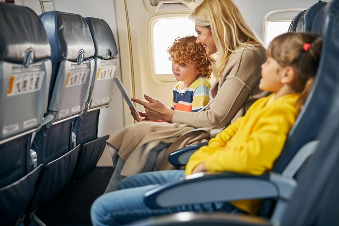 &ldquo;There&rsquo;s A Place In Hell For People Like You&rdquo;: 27 Entitled Parents Who Got A Reality Check At 30,000 Feet