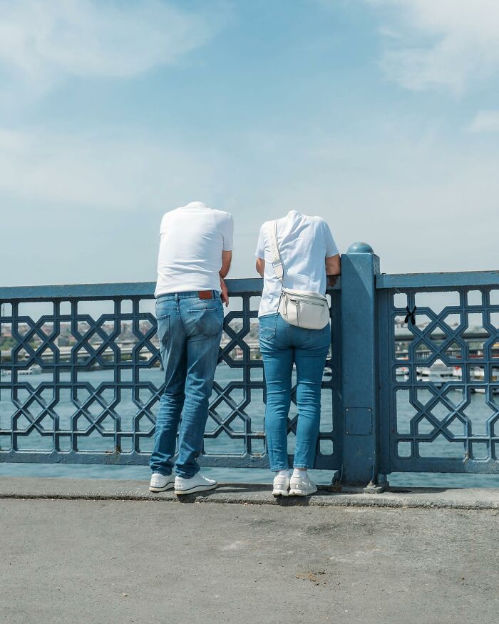 This Photographer Captured 58 Street Moments So Perfectly Timed They Look Almost Staged