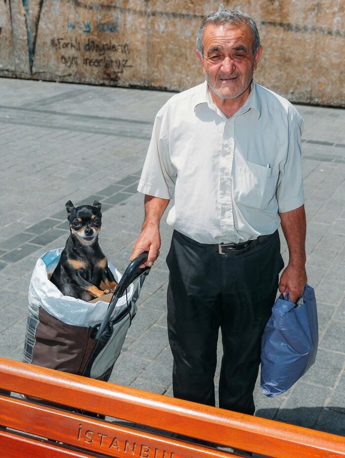 This Photographer Captured 58 Street Moments So Perfectly Timed They Look Almost Staged