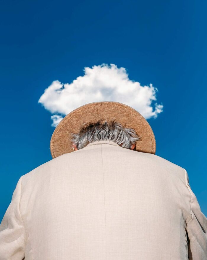 This Photographer Captured 58 Street Moments So Perfectly Timed They Look Almost Staged