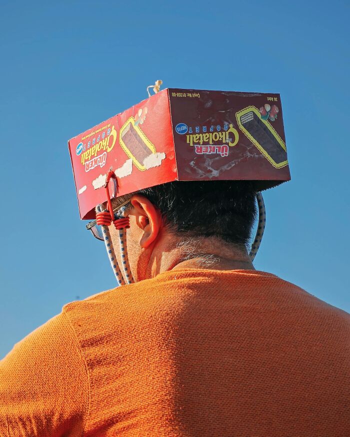 This Photographer Captured 58 Street Moments So Perfectly Timed They Look Almost Staged