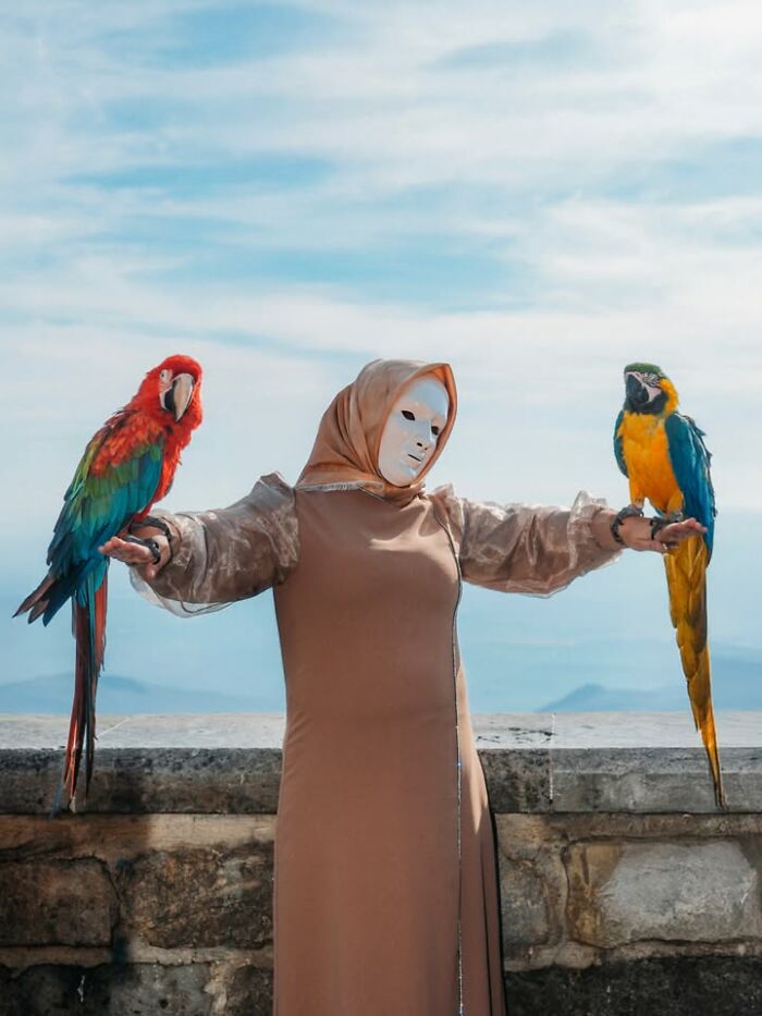 This Photographer Captured 58 Street Moments So Perfectly Timed They Look Almost Staged