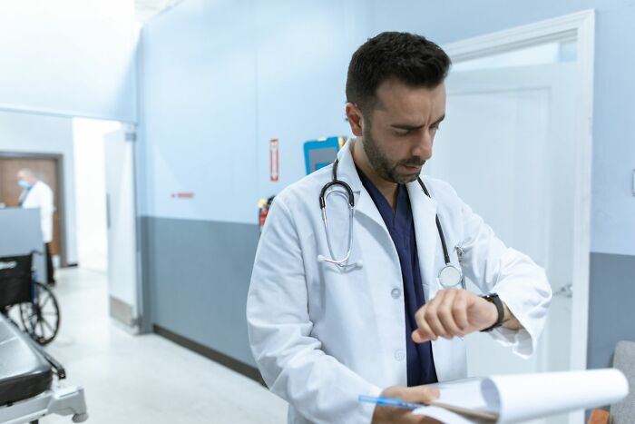 75 Medical Field Workers Share Things They Wish More People Understood 75 Medical Field Workers Share Things They Wish More People Understood