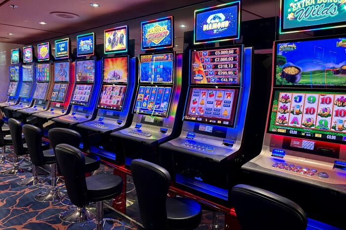 “Kids Locked In The Car For Eight Hours”: 77 Crazy And Sobering Things Seen At Casinos “Kids Locked In The Car For Eight Hours”: 77 Crazy And Sobering Things Seen At Casinos