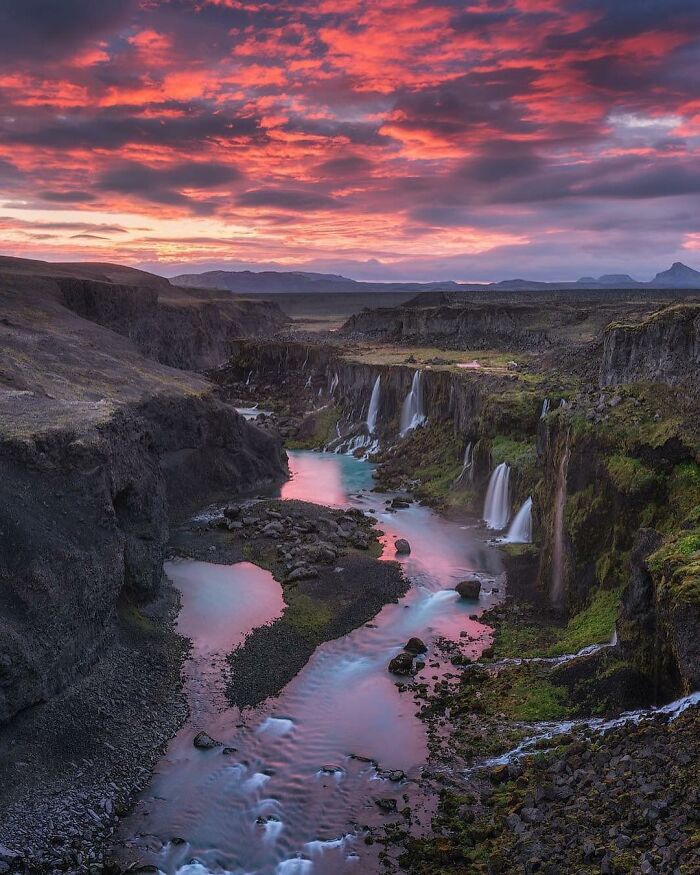 106 Photos That Look Like They’re Fake But People Actually Took Them 106 Photos That Look Like They’re Fake But People Actually Took Them