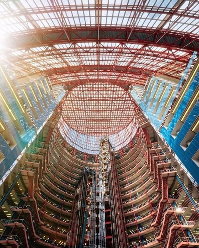 106 Photos That Look Like They’re Fake But People Actually Took Them 106 Photos That Look Like They’re Fake But People Actually Took Them