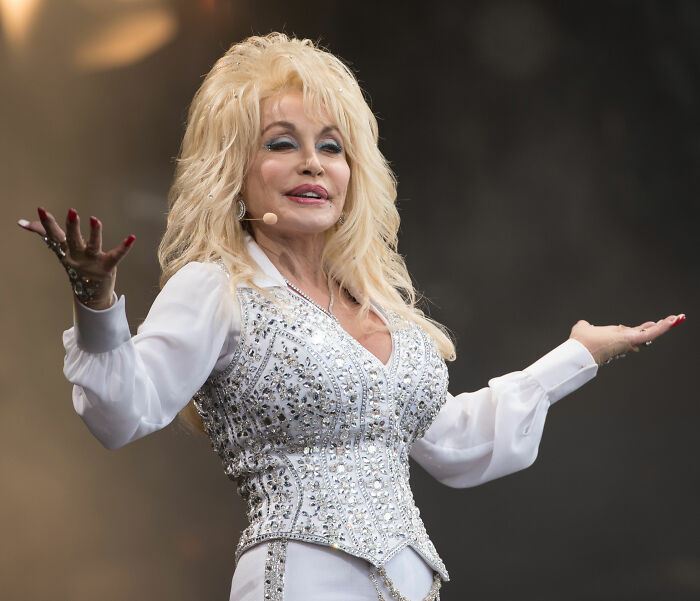 New Details Emerge About Dolly Parton’s Secret Illness And Hospital Admission As Cause Of Heartbreaking Passing Revealed New Details Emerge About Dolly Parton’s Secret Illness And Hospital Admission As Cause Of Heartbreaking Passing Revealed