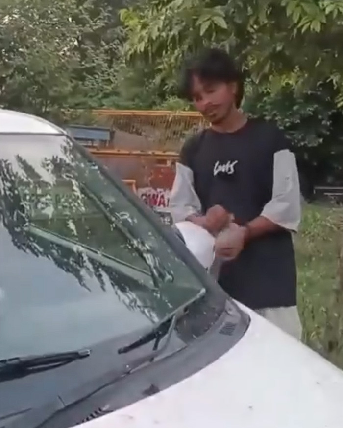 Man Faces Legal Trouble After Girlfriend Leaves 3,400 Lipstick Kiss Marks On His Car Man Faces Legal Trouble After Girlfriend Leaves 3,400 Lipstick Kiss Marks On His Car