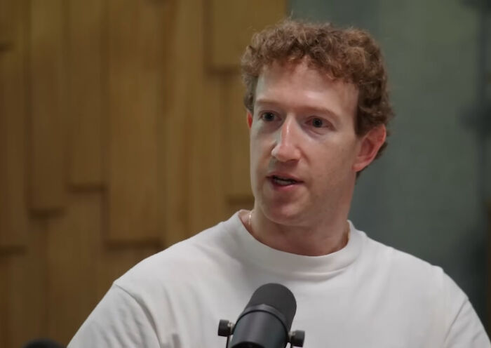 Mark Zuckerberg Warns Meta Users About One Thing That Will Happen If They Screenshot Messenger Chats Mark Zuckerberg Warns Meta Users About One Thing That Will Happen If They Screenshot Messenger Chats