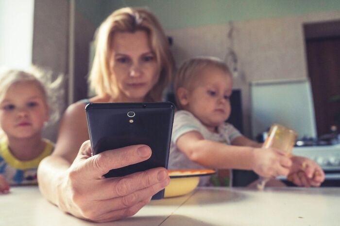 51 Things That Scream “I Am A Horrible Parent” 51 Things That Scream “I Am A Horrible Parent”