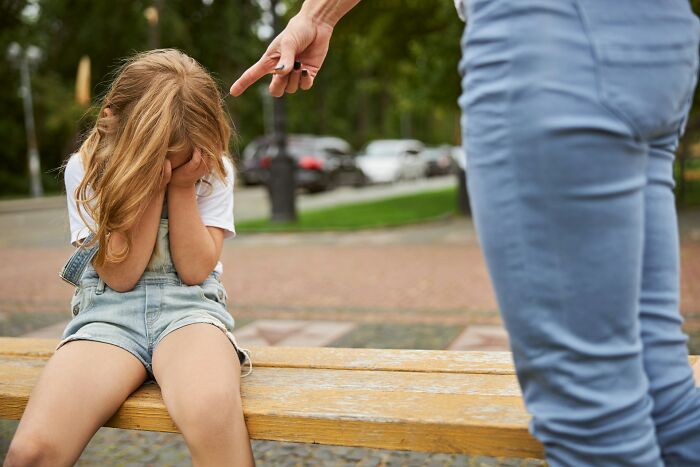 51 Things That Scream “I Am A Horrible Parent” 51 Things That Scream “I Am A Horrible Parent”