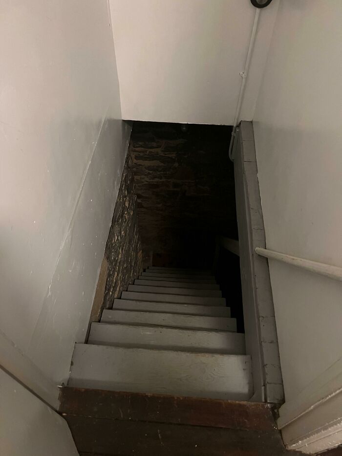 You May Never Trust An Airbnb Listing After Seeing These 49 Photos You May Never Trust An Airbnb Listing After Seeing These 49 Photos