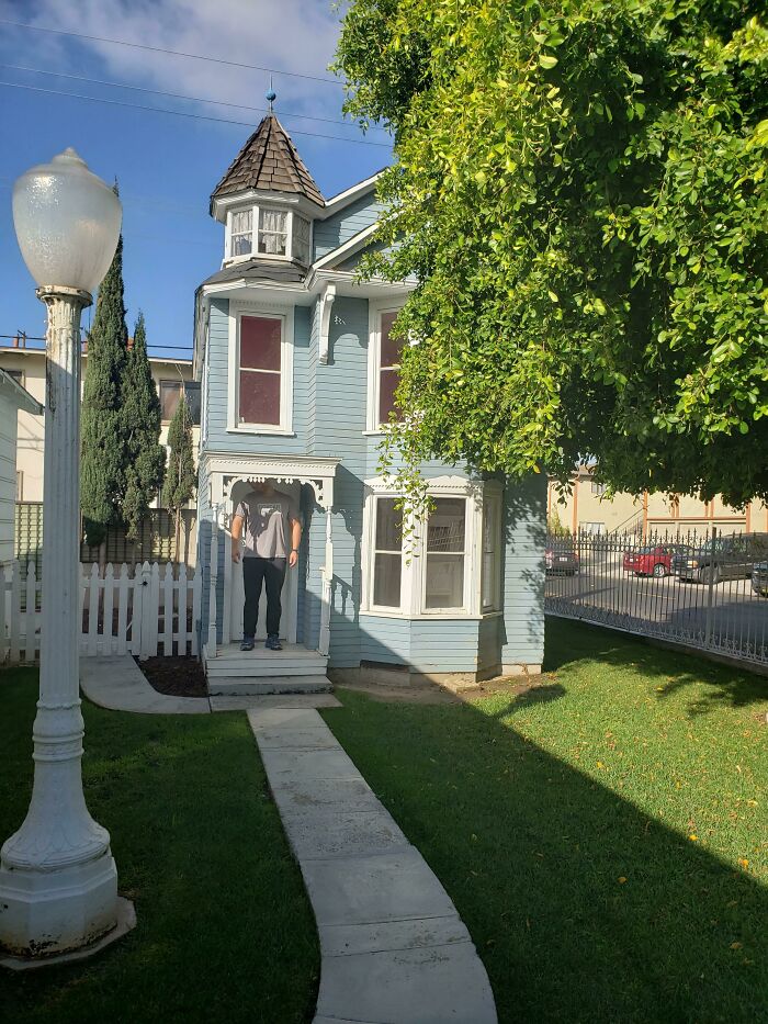 You May Never Trust An Airbnb Listing After Seeing These 49 Photos You May Never Trust An Airbnb Listing After Seeing These 49 Photos