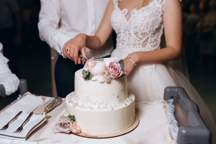 86 Dumb Reasons People Got Divorced, According To Folks Online 86 Dumb Reasons People Got Divorced, According To Folks Online
