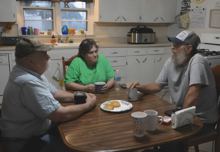 Missouri Grandma Refuses To Back Down After Being Ordered To Stop Serving Her Neighbors Free Breakfasts Missouri Grandma Refuses To Back Down After Being Ordered To Stop Serving Her Neighbors Free Breakfasts