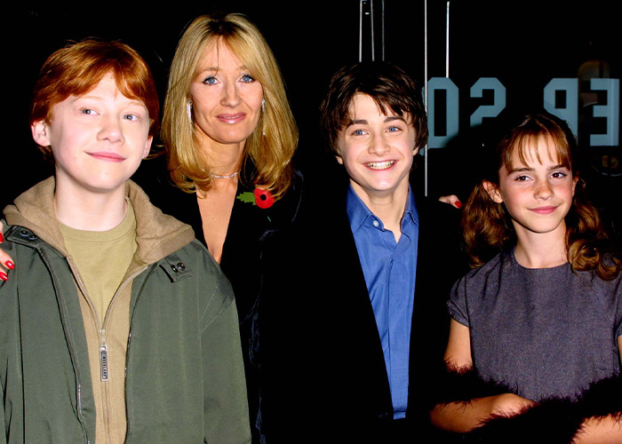 J.K. Rowling Accused Of Using Dolly Parton’s Passing As Yet Another Way To Spread Her Controversial Opinions J.K. Rowling Accused Of Using Dolly Parton’s Passing As Yet Another Way To Spread Her Controversial Opinions