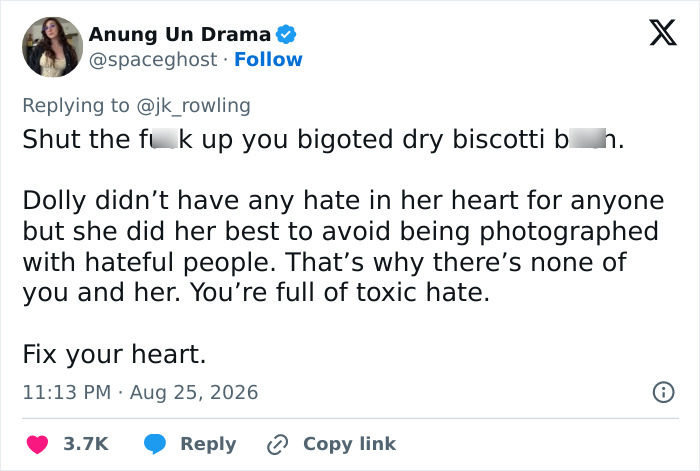 J.K. Rowling Accused Of Using Dolly Parton’s Passing As Yet Another Way To Spread Her Controversial Opinions J.K. Rowling Accused Of Using Dolly Parton’s Passing As Yet Another Way To Spread Her Controversial Opinions