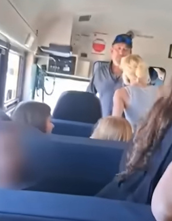 Furious Parents Smash Their Way Into School Bus After Driver Refuses To Release Kids Furious Parents Smash Their Way Into School Bus After Driver Refuses To Release Kids