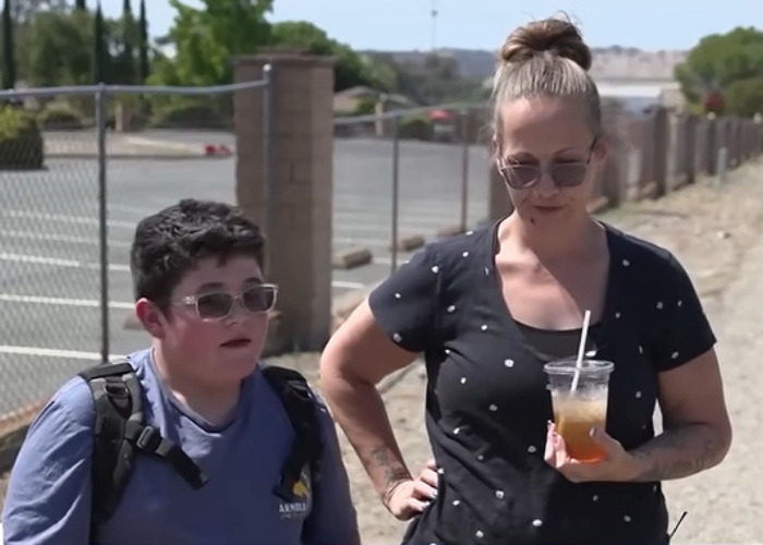 Furious Parents Smash Their Way Into School Bus After Driver Refuses To Release Kids Furious Parents Smash Their Way Into School Bus After Driver Refuses To Release Kids