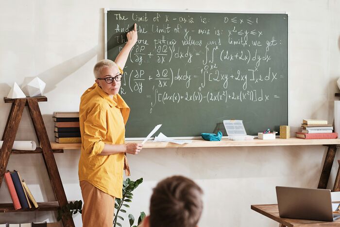 “The Voices Are Telling Me To Do This”: 48 Times Teachers Were Terrified Of Their Own Students “The Voices Are Telling Me To Do This”: 48 Times Teachers Were Terrified Of Their Own Students