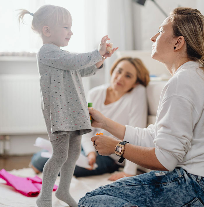 Woman Helps Her Sister Have A Baby, But The Sister Wants To Keep The Truth Secret For 18 Years
