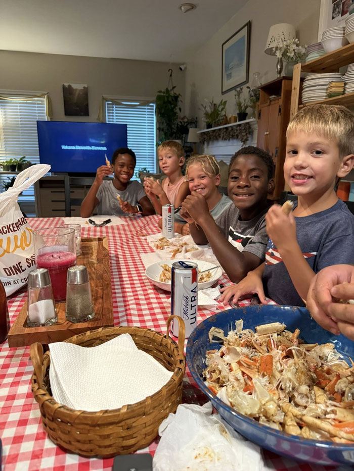 Couple Keeps Adopting Kids After Having Their Own Until They End Up With A Family Of 39 Couple Keeps Adopting Kids After Having Their Own Until They End Up With A Family Of 39