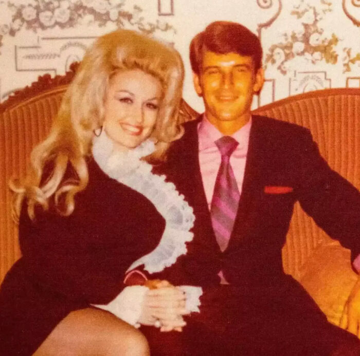 Dolly Parton’s Sister Reveals The Selfless Offer The Late Legend Made To Doctors During Her Devastating Cancer Battle Dolly Parton’s Sister Reveals The Selfless Offer The Late Legend Made To Doctors During Her Devastating Cancer Battle