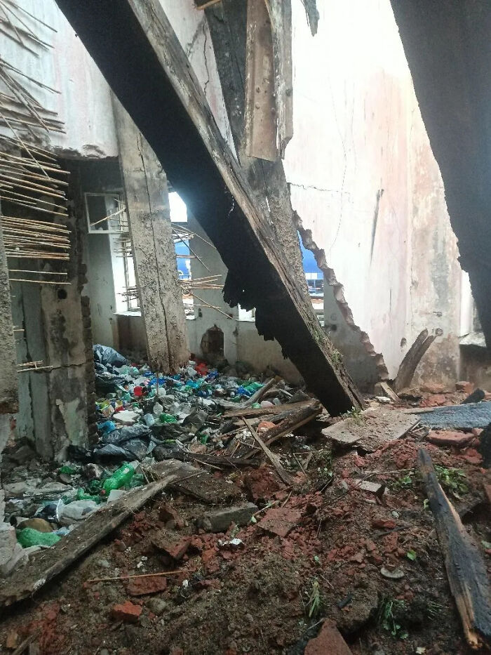 &ldquo;Abandoned World&rdquo; Shared 30 Photos Of Forgotten Places Frozen In Time