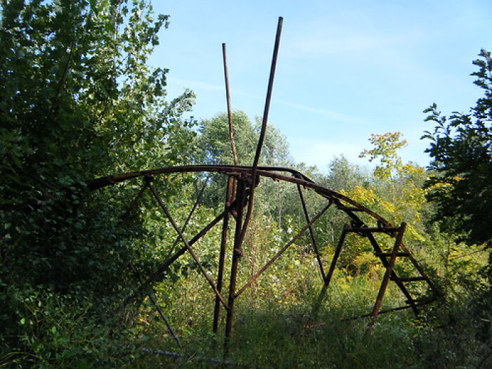 &ldquo;Abandoned World&rdquo; Shared 30 Photos Of Forgotten Places Frozen In Time