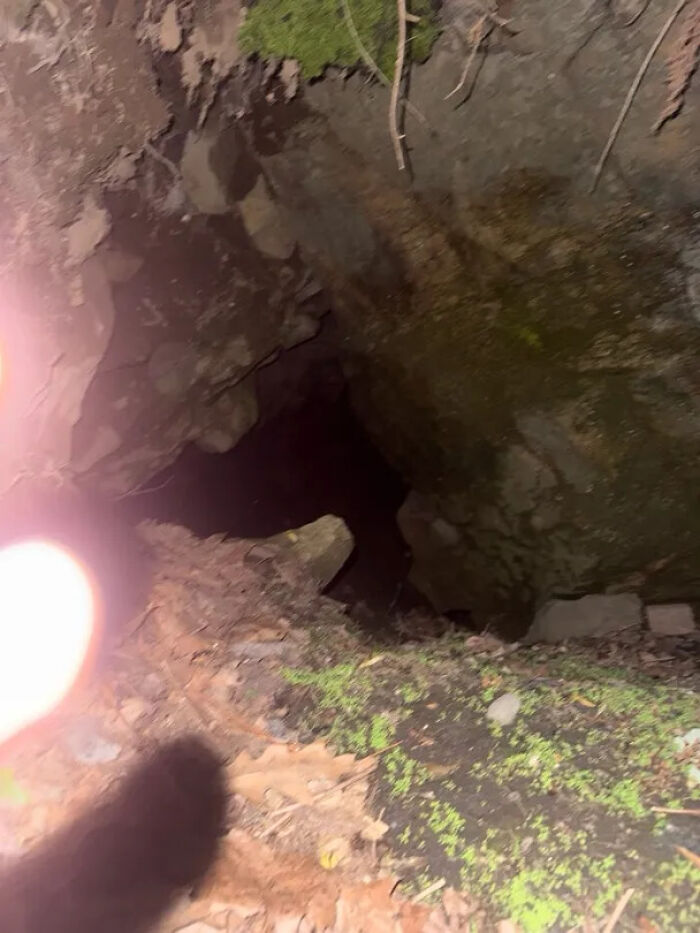 &ldquo;Abandoned World&rdquo; Shared 30 Photos Of Forgotten Places Frozen In Time