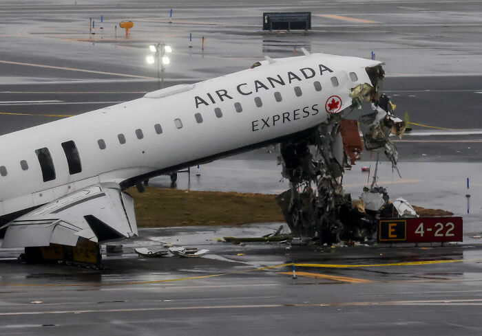 Bombshell Report Reveals Air Traffic Controllers’ Appalling Move Ahead Of AirCanada Crash That Claimed Pilots’ Lives Bombshell Report Reveals Air Traffic Controllers’ Appalling Move Ahead Of AirCanada Crash That Claimed Pilots’ Lives