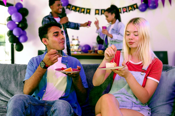 Daughter Excludes Twin Brother From Birthday Plans Without Telling Him, Mom Cancels Her Party Daughter Excludes Twin Brother From Birthday Plans Without Telling Him, Mom Cancels Her Party