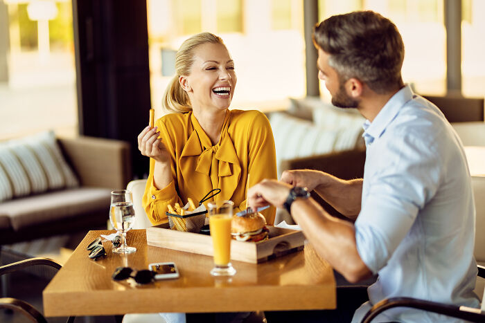 82 People Admit They Became Affair Partners, And Their Reasons Are All Over The Place 82 People Admit They Became Affair Partners, And Their Reasons Are All Over The Place